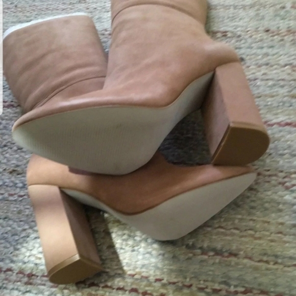 Mid-Calf Boots - Picture 4 of 7